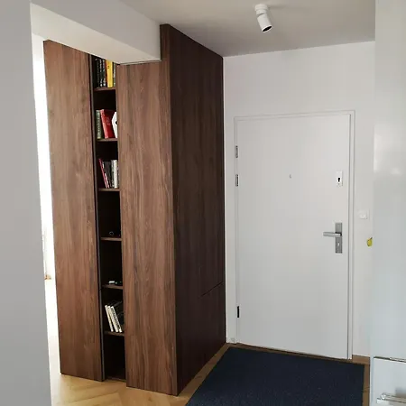 Daire Beautiful New In Old Town Near Train Station - Free Parking *