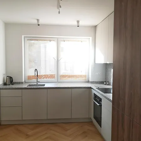 Appartamento Beautiful New In Old Town Near Train Station - Free Parking