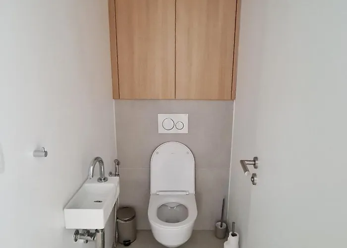 Beautiful New In Old Town Near Train Station - Free Parking Apartmán Bratislava