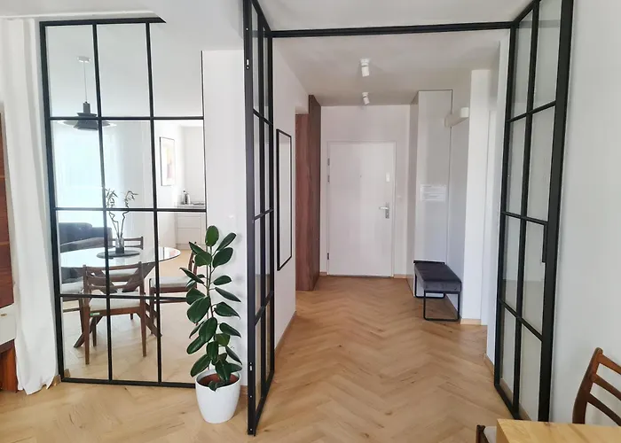 Apartamento Beautiful New In Old Town Near Train Station - Free Parking *