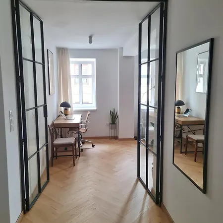 דירה Beautiful New In Old Town Near Train Station - Free Parking ברטיסלאבה