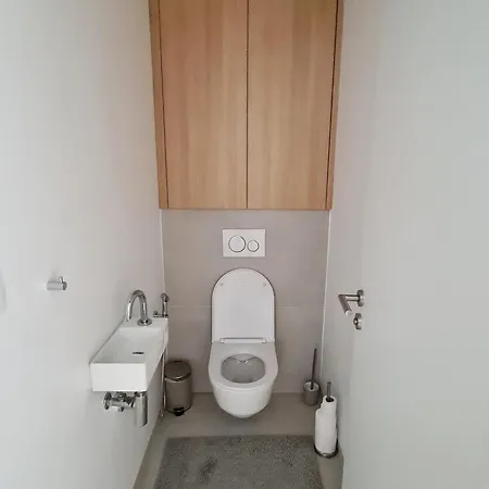 Beautiful New In Old Town Near Train Station - Free Parking דירה ברטיסלאבה