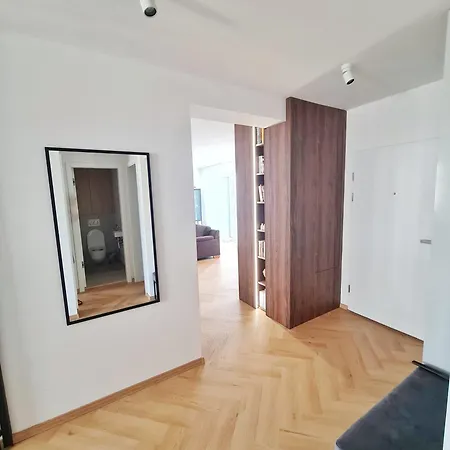 דירה Beautiful New In Old Town Near Train Station - Free Parking