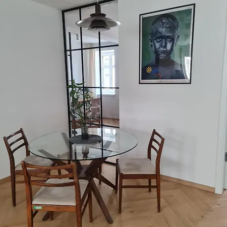 דירה Beautiful New In Old Town Near Train Station - Free Parking *